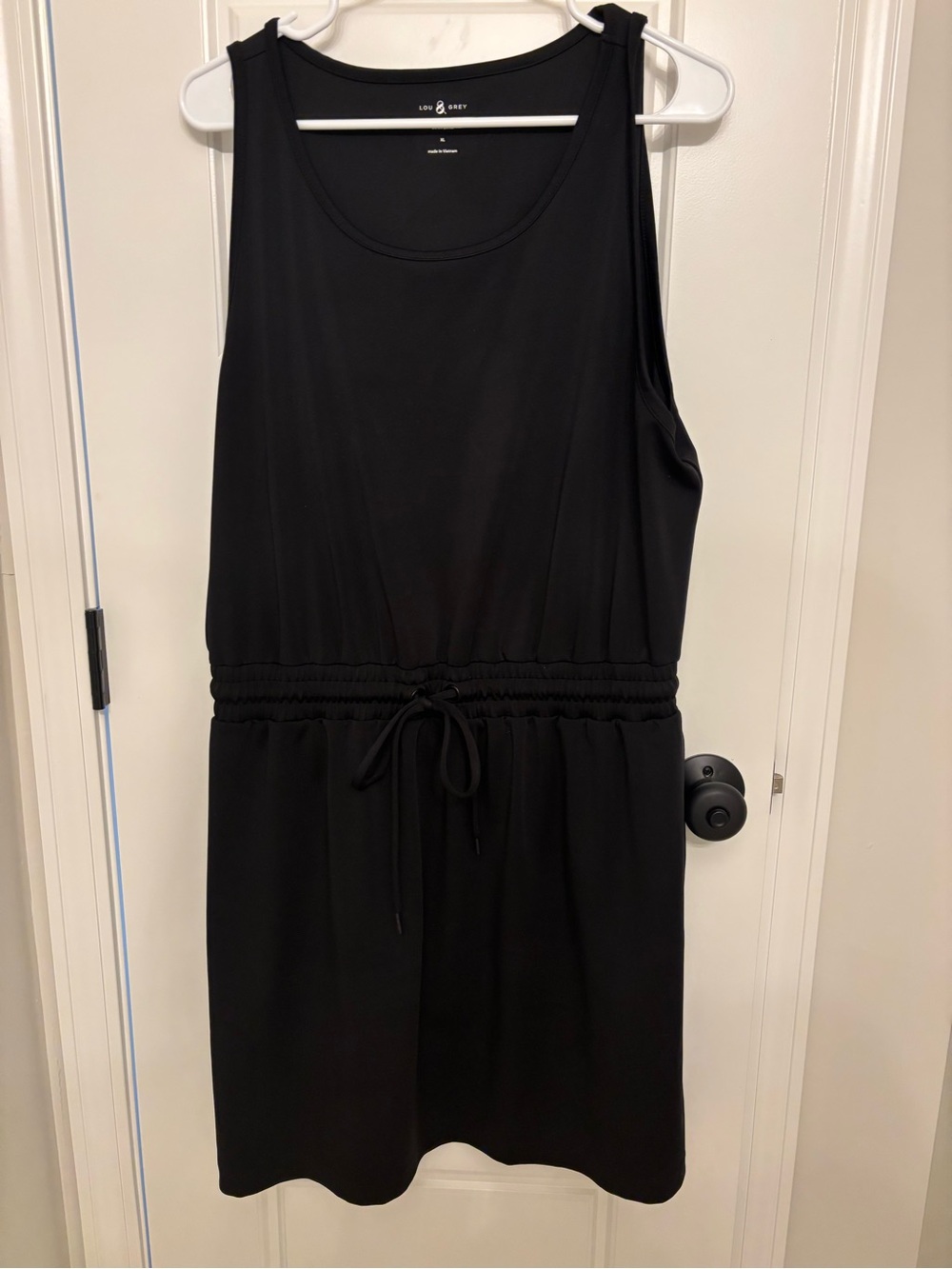 Lou & Grey Black Sleeveless Drawstring Waist Athletic Dress
